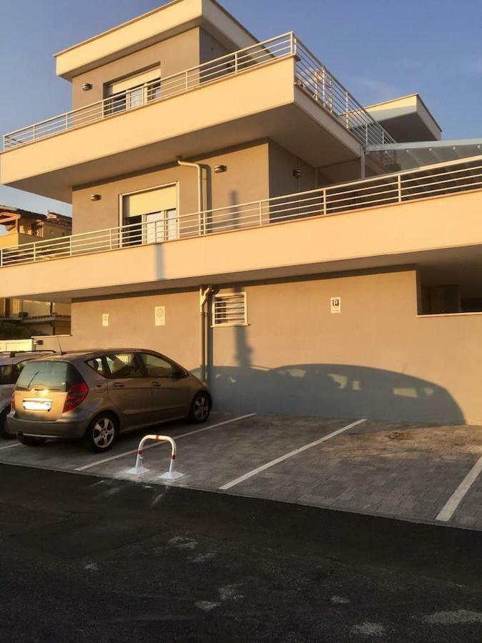 Апартаменты Sunset House Фьюмичино Экстерьер фото